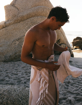 JACQUARD FOUTA BEACH TOWEL WITH LOGO