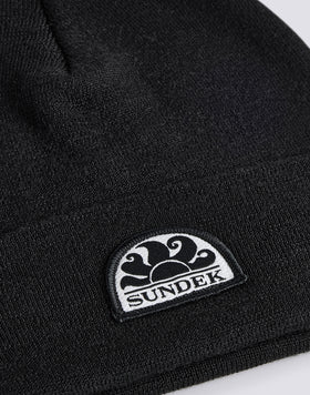 BEANIE WITH PATCH