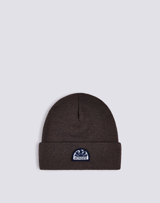 BEANIE WITH PATCH