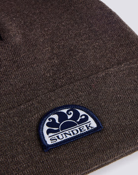 BEANIE WITH PATCH