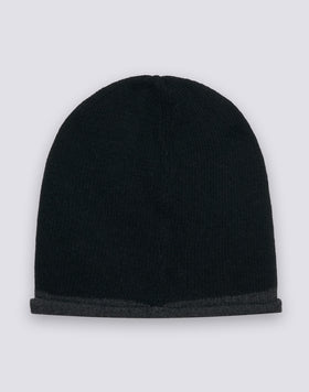 BEANIE IN CONTRAST COLOR
