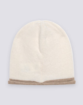 BEANIE IN CONTRAST COLOR