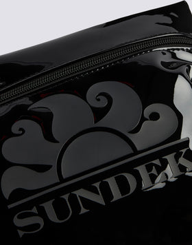 CLUTCH BAG WITH CARABINER