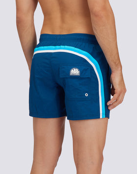 SHORT CRINKLED SWIM SHORTS WITH AN ELASTICATED WAISTBAND
