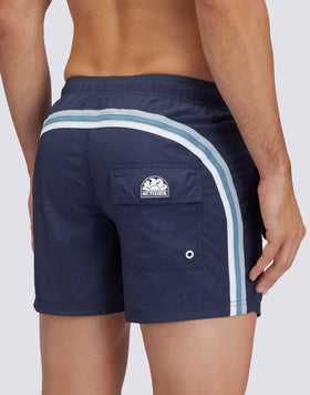 SHORT CRINKLED SWIM SHORTS WITH AN ELASTICATED WAISTBAND