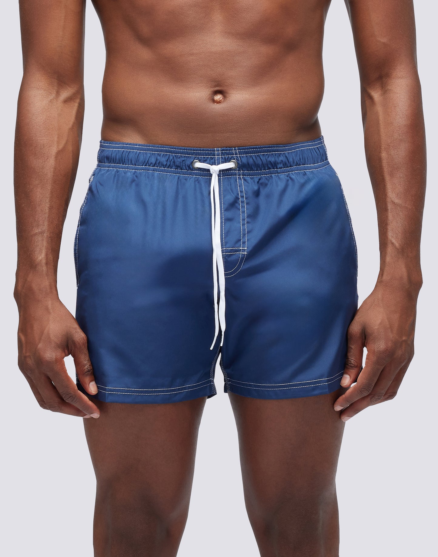 ICONIC TAFFETA STRETCH WAIST SHORT SWIM TRUNKS