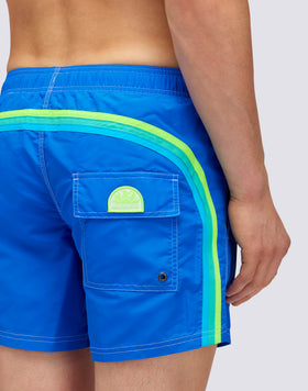 ICONIC TAFFETA STRETCH WAIST SHORT SWIM TRUNKS