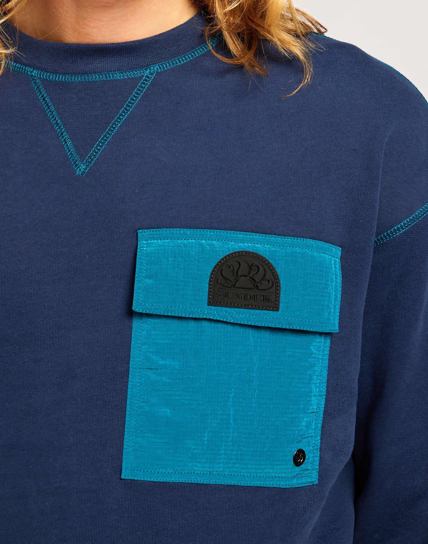 BRUSHED SWEATSHIRT WITH FRONT POCKET