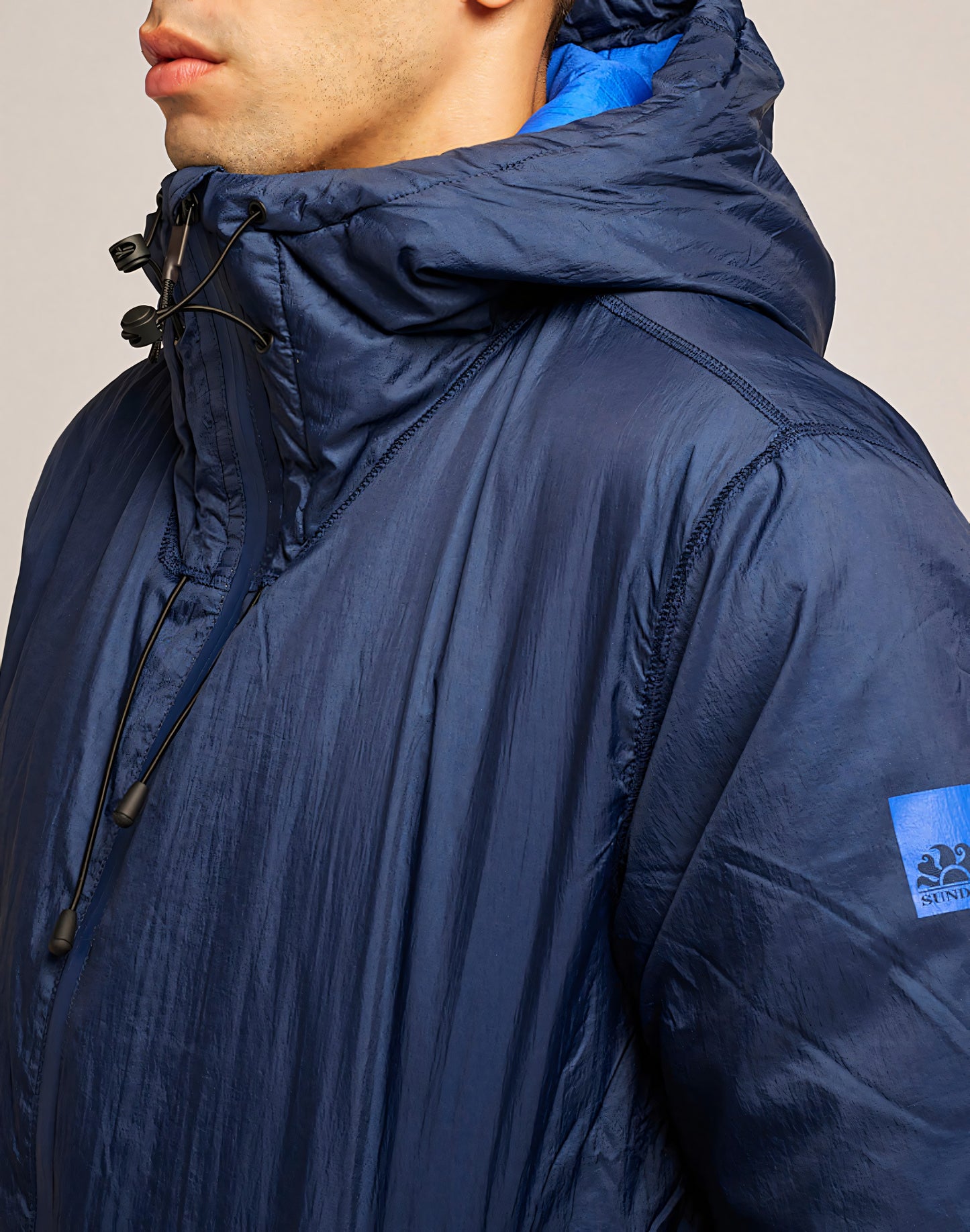 LIGHTWEIGHT ZIPPED NYLON JACKET