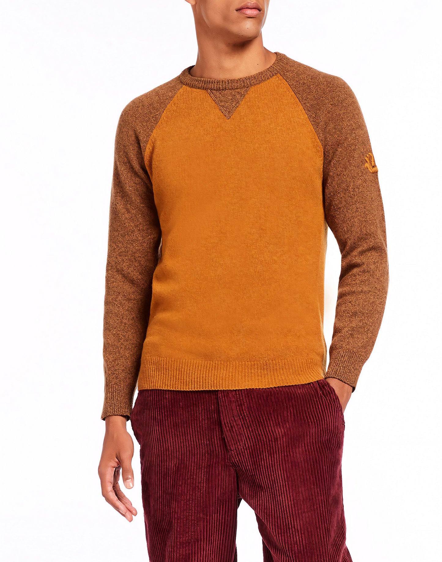 SWEATSHIRT WITH RAGLAN SLEEVES