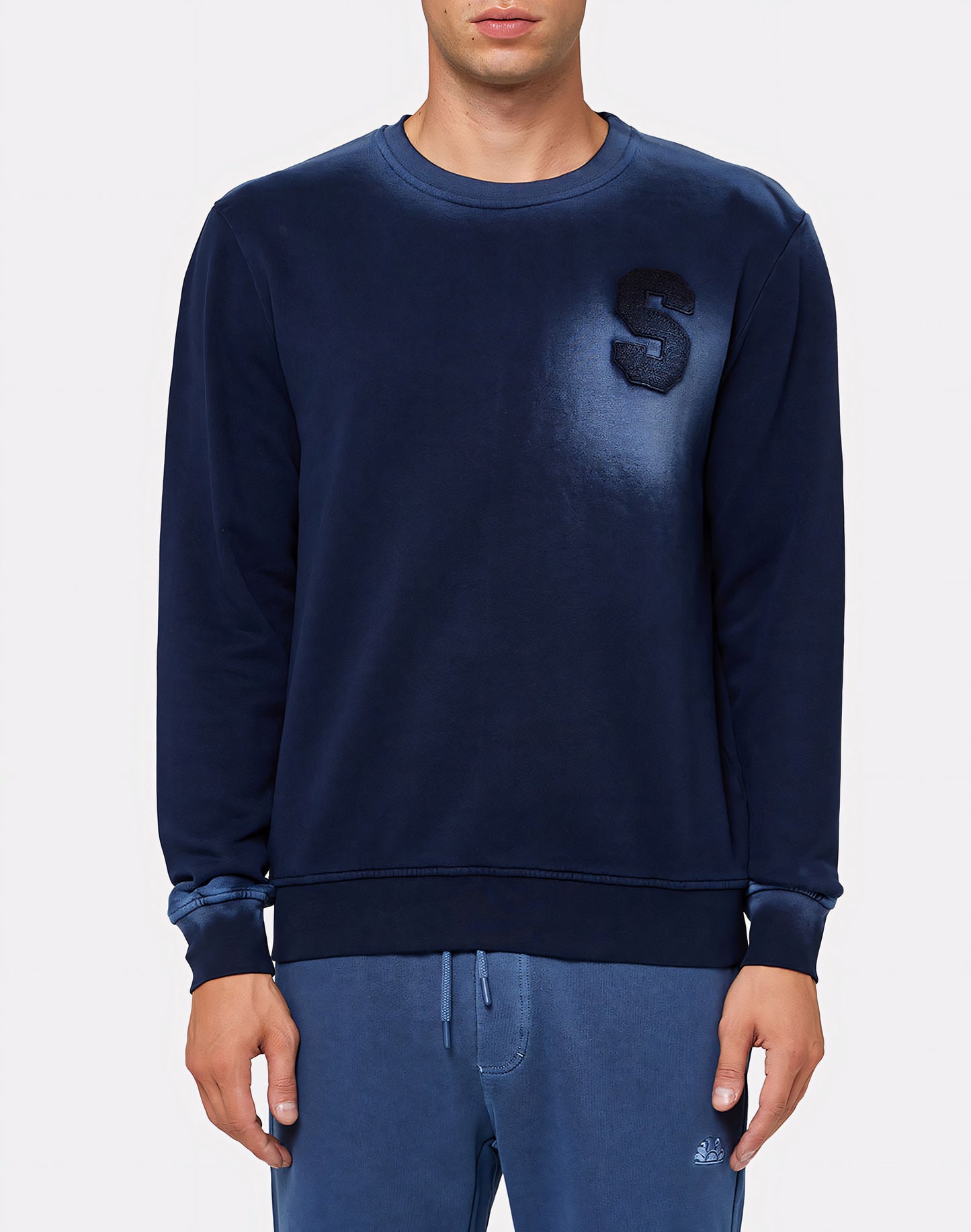 CREW NECK SWEATSHIRT WITH PATCH