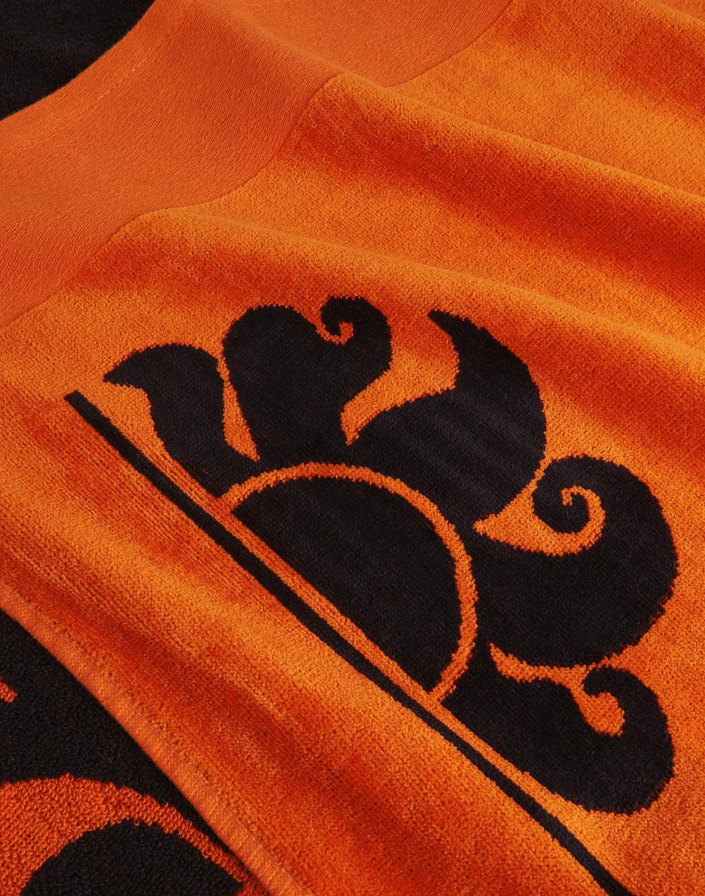 ICON - JACQUARD BEACH TOWEL WITH ICONIC LOGO