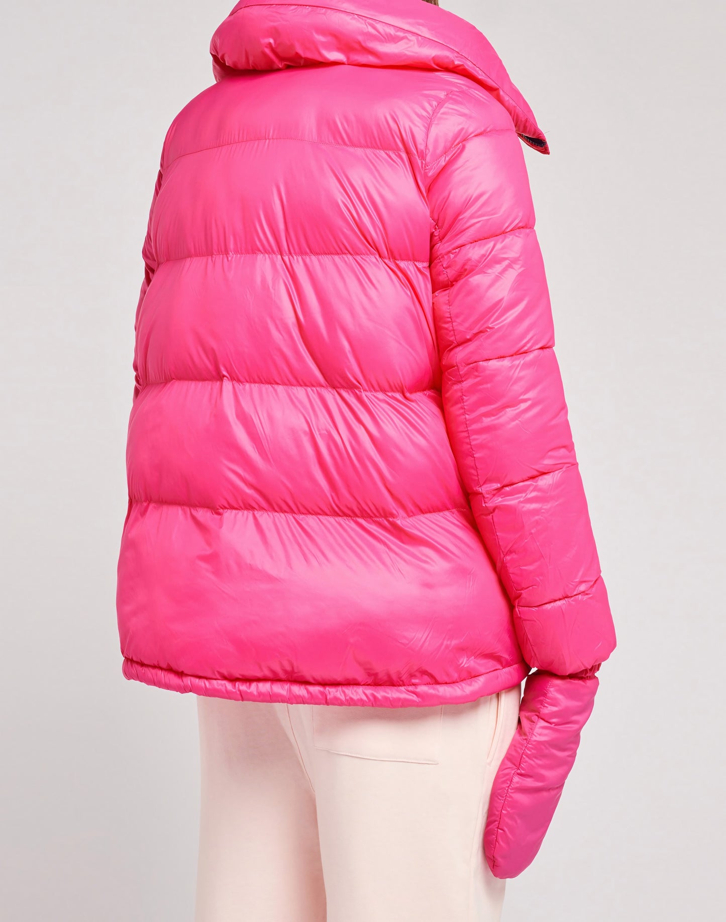 DOWN JACKET WITH DETACHABLE GLOVES