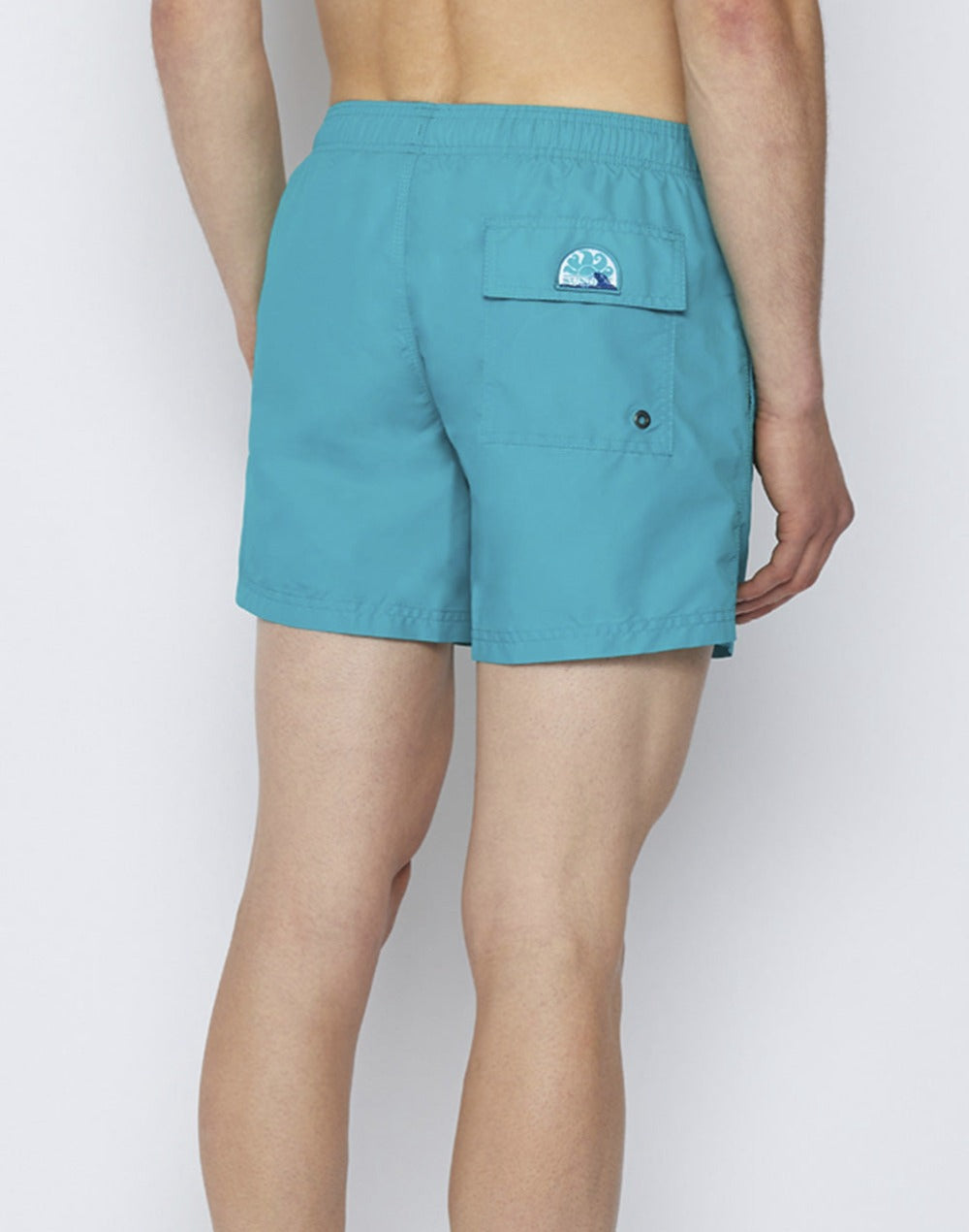 SHORT SWIM SHORTS WITH AN ELASTICATED WAISTBAND