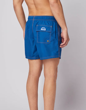 SHORT SWIM SHORTS WITH AN ELASTICATED WAISTBAND