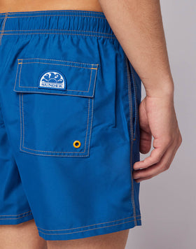 SHORT SWIM SHORTS WITH AN ELASTICATED WAISTBAND