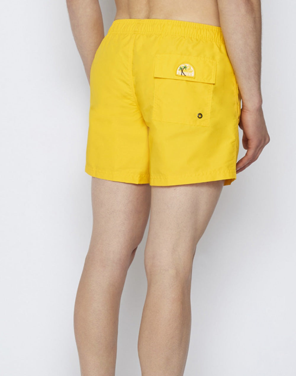 SHORT SWIM SHORTS WITH AN ELASTICATED WAISTBAND