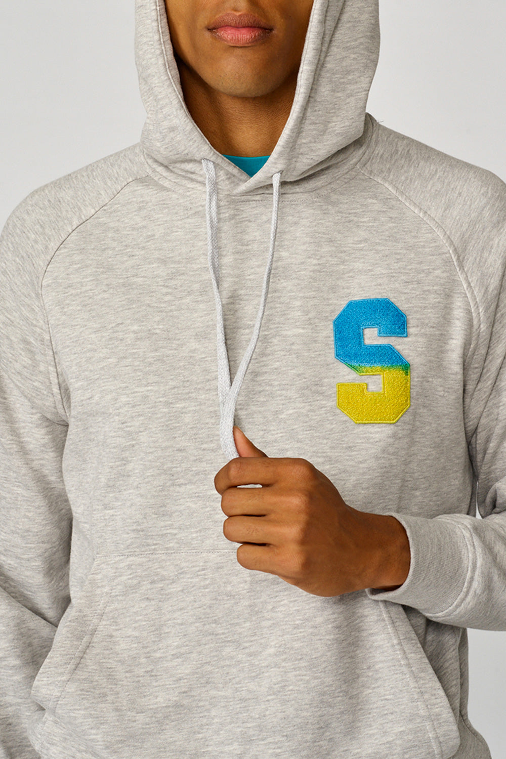 HOODED SWEATSHIRT WITH RAGLAN SLEEVES AND KANGAROO POCKET