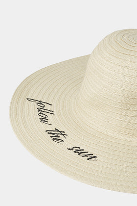 WIDE-BRIMMED STRAW HAT