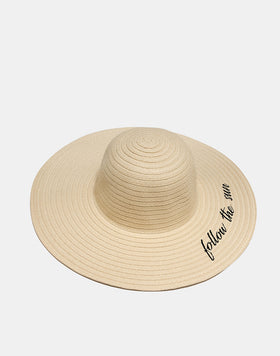 WIDE-BRIMMED STRAW HAT